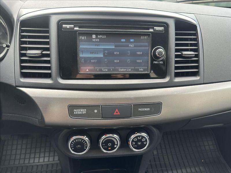 Mitsubishi Lancer 1,6 1.majitel - fotka 15 z 22