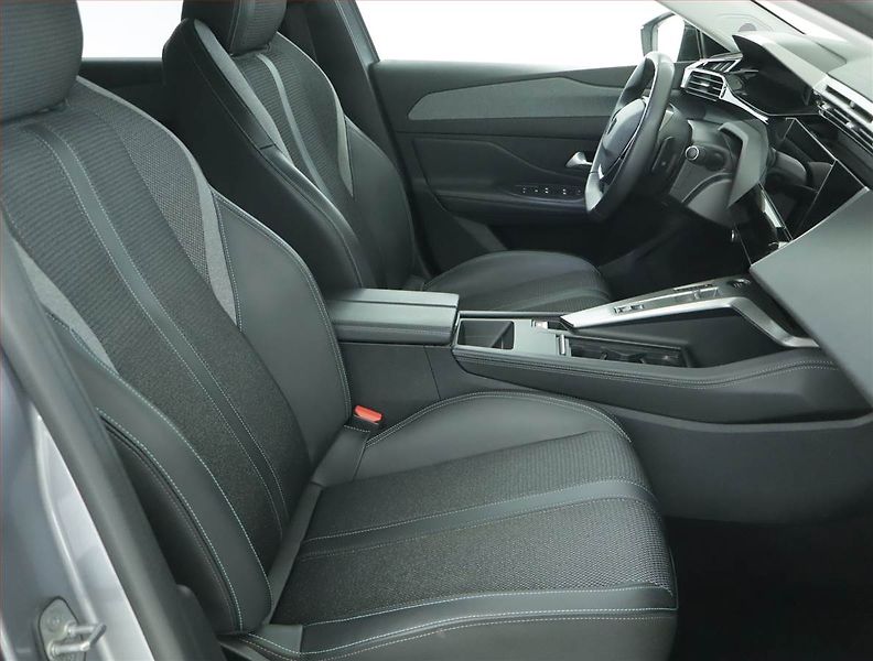 Peugeot 308 (2023) Allure 1.2 PureTech, Automat - fotka 9 z 20