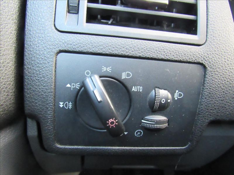 Ford C-MAX 1,8 TDCi 85kW Titanium - fotka 22 z 28