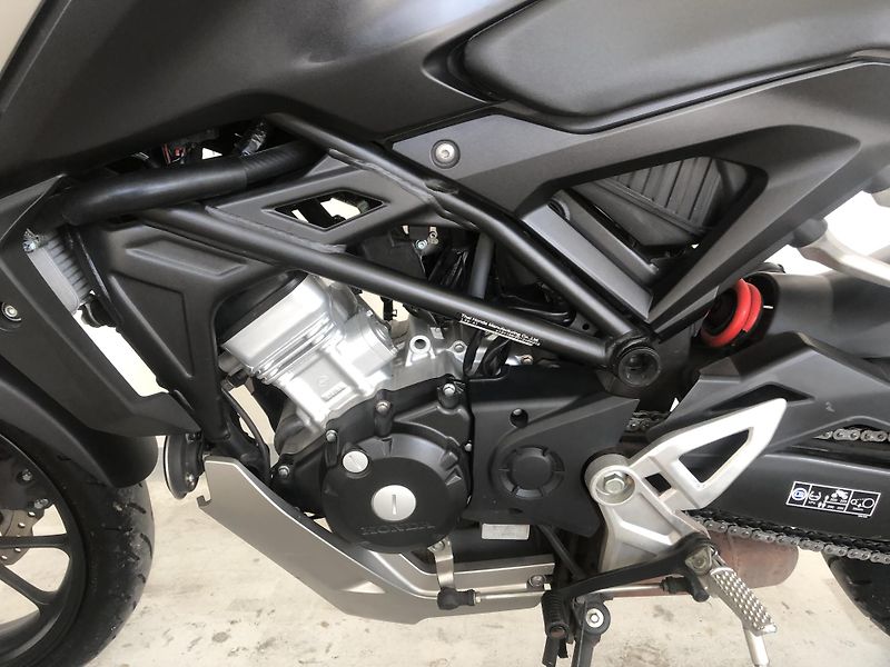 Honda CB 125 R Neo Sports Café ABS - fotka 9 z 17