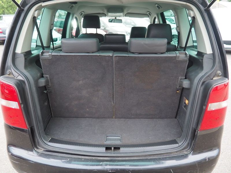 Volkswagen Touran (2003) 1.9 TDI 77 kW, DSG, Webasto - fotka 14 z 33