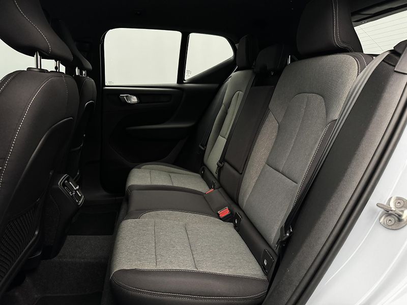 Volvo XC40 B3 CORE AUT CZ 1.maj - fotka 6 z 40