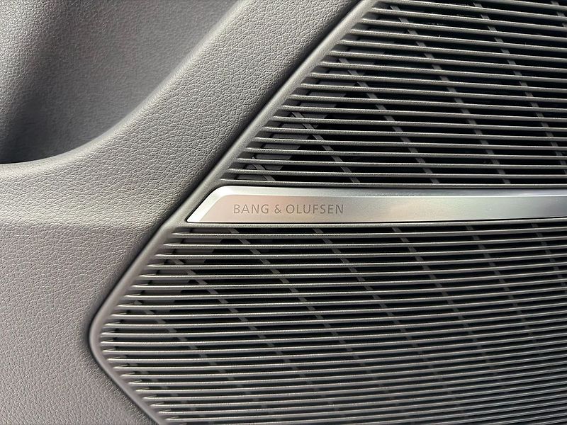 Audi Q8 50TDI QUATTRO S-LINE, WEBASTO, - fotka 30 z 38