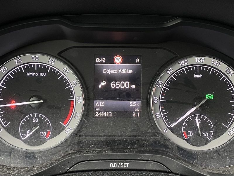 Škoda Karoq 2.0TDi, 2x kola, DSG, 4x4 - fotka 10 z 18