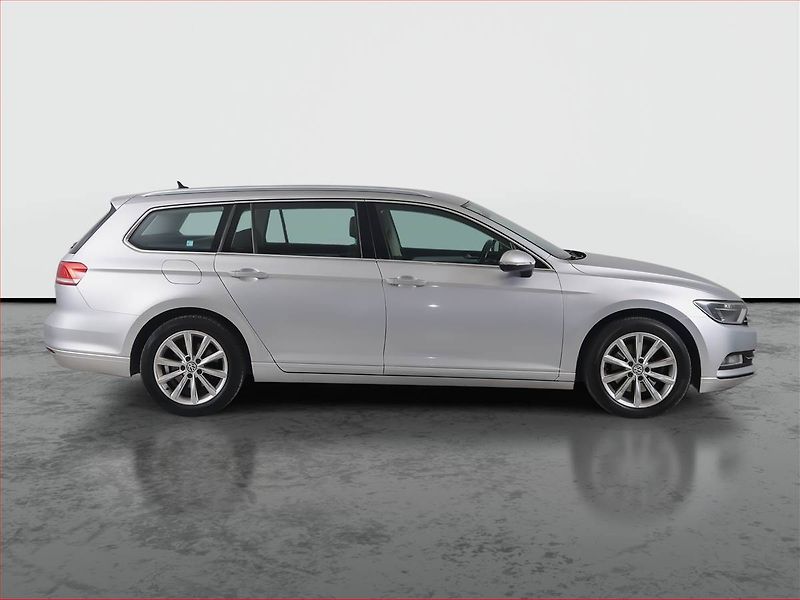 Volkswagen Passat (2015) 2.0 TDI, Automat, Navi - fotka 6 z 18