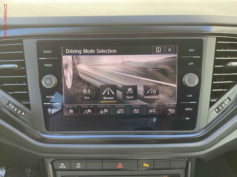 Volkswagen T-Roc (2018) 1.0 TSi, Trendline, navi - fotka 18 z 18