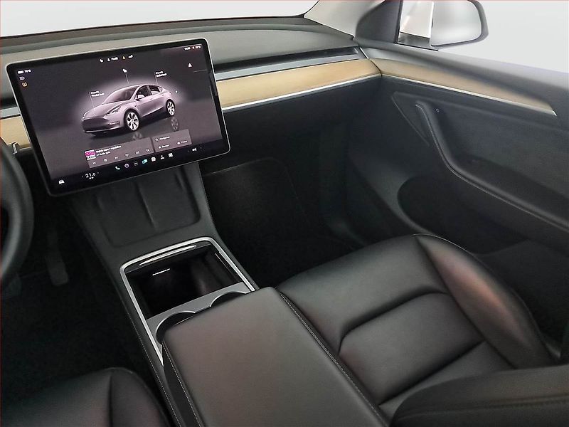 Tesla Model Y (2022) Long Range AWD 79kWh, SoH 91% - fotka 8 z 23