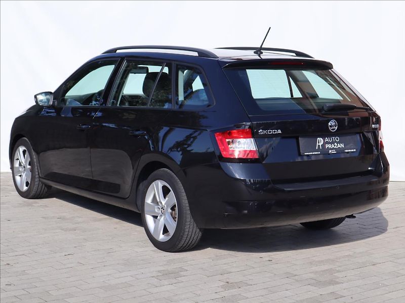 Škoda Fabia 1,2   TSi 66kW ParkPilot Klima - fotka 4 z 30