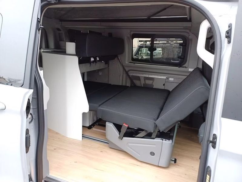 Ford Tourneo Custom Nugget Titanium 320 L1 Automat - fotka 12 z 13