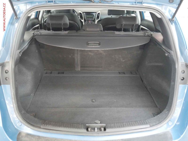Hyundai i30 (2013) 1.6i, ČR, AC, výhřev sed - fotka 7 z 18