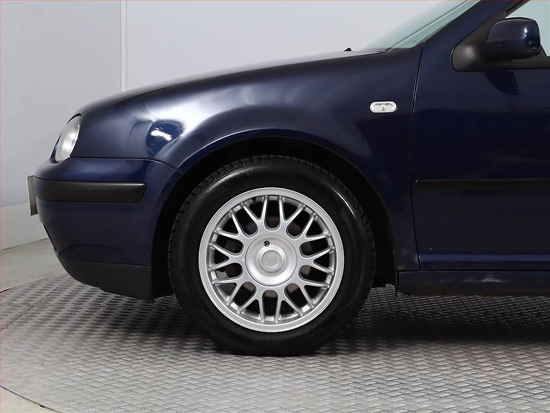 Volkswagen Golf (2004) 1.4 16V, nová STK, Klima - fotka 11 z 11