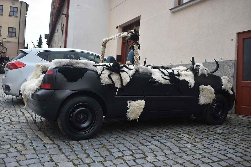 Krampusové a ďábelská vozidla