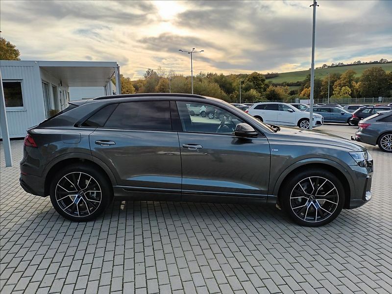Audi Q8 3,0 TDI,210KW,S-line,ČR 1MAJ, - fotka 4 z 50