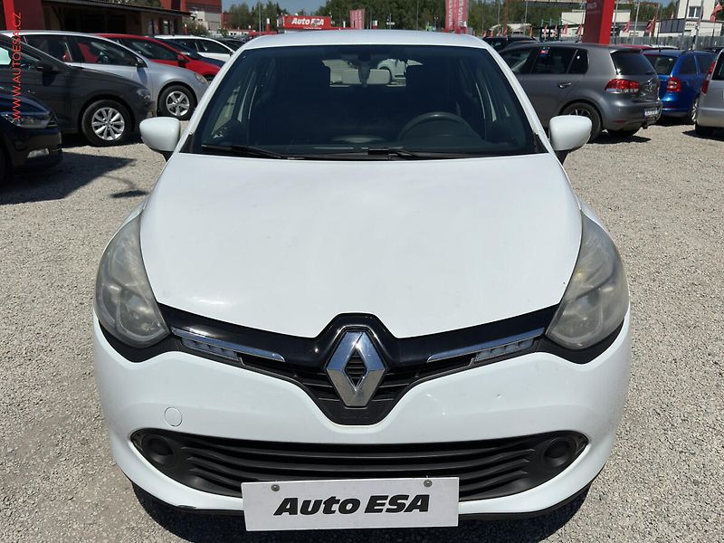 Renault Clio (2013) 1.5 dCi, ČR, Navi, AC - fotka 2 z 16