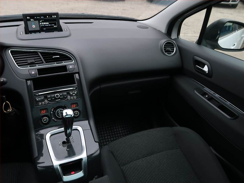 Peugeot 5008 (2014) Active Pack 1.6 HDi, Automat - fotka 8 z 19