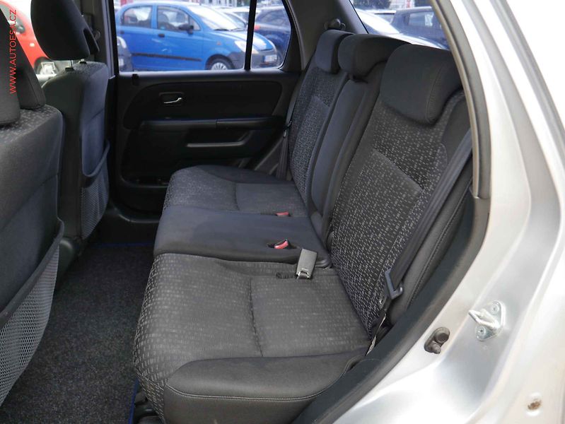 Honda CR-V (2005) 2.0 i -VTEC 4x4, AT, autoAC - fotka 10 z 15
