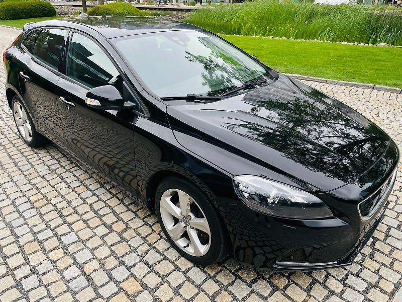 Volvo V40 2.0D3 5VÁLEC MANUÁL 1MAJITEL - fotka 8 z 41