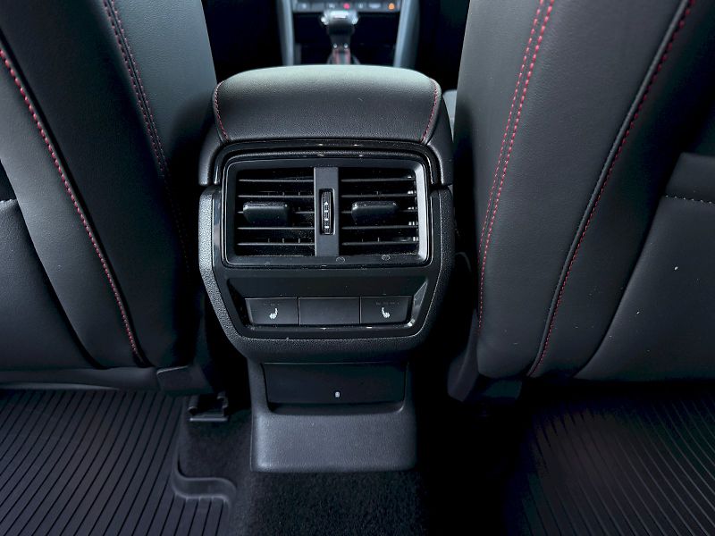 Škoda Kodiaq (2023) 2.0 TSI 180 kW RS 4x4 DSG - fotka 9 z 27