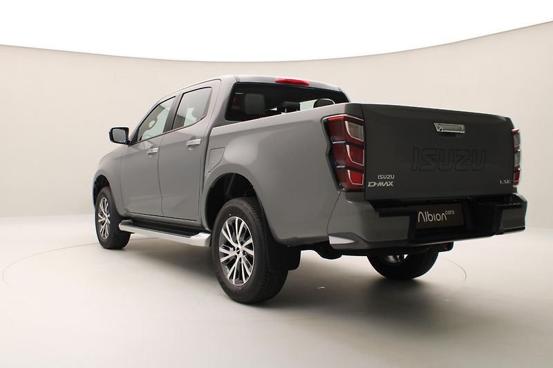 Isuzu D-Max (2026) Double Cab 2,2 LS 4x4 AUT - fotka 3 z 27