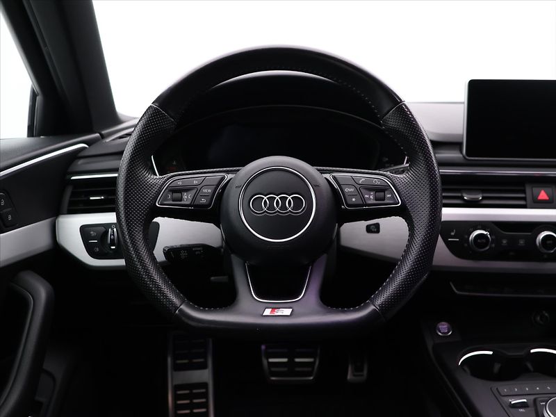 Audi A4 3,0 TDI quattro S-line S-Troni - fotka 15 z 33