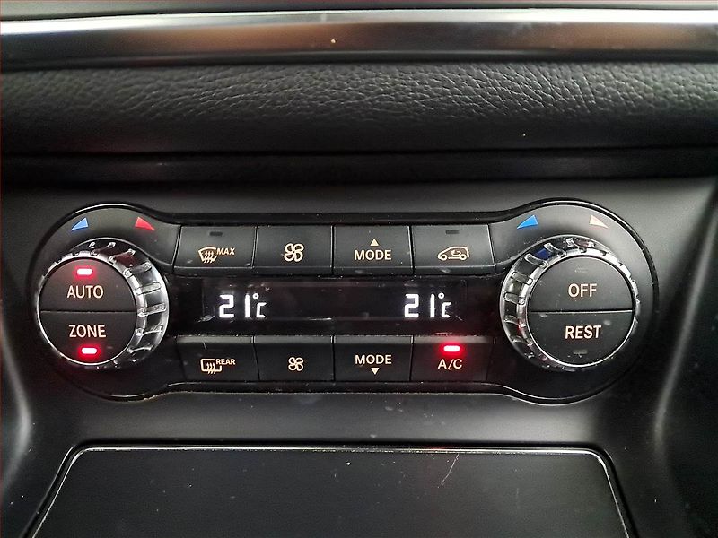 Mercedes-Benz CLA (2017) 180 CDI, Automat, Kůže, Navi - fotka 16 z 18