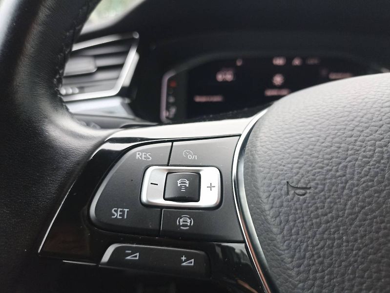 Volkswagen Touran (2022) 2.0 TDI DSG 7míst tažné - fotka 21 z 33