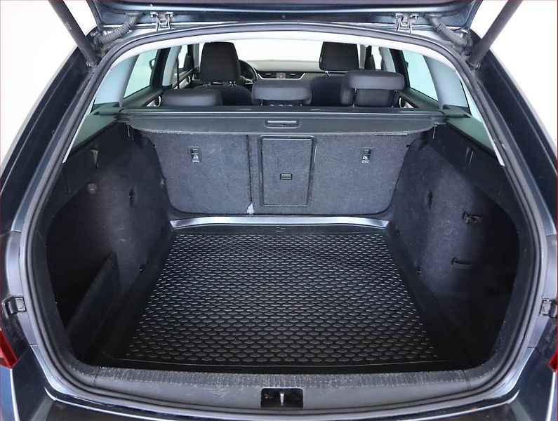 Škoda Octavia (2018) 2.0 TDI, Navi, Tempomat - fotka 14 z 18