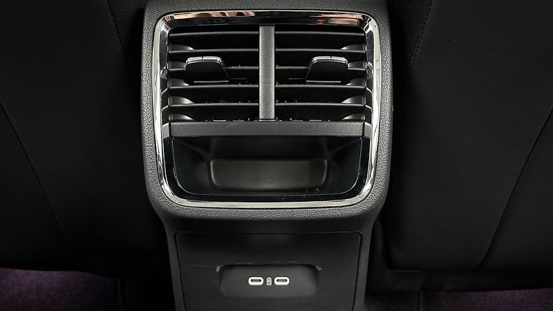 Škoda Octavia 1.5 TSI Style Combi - fotka 20 z 26