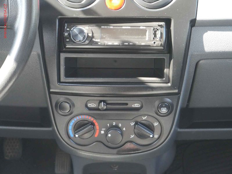 Chevrolet Spark (2007) 0.8 i, ČR - fotka 15 z 16