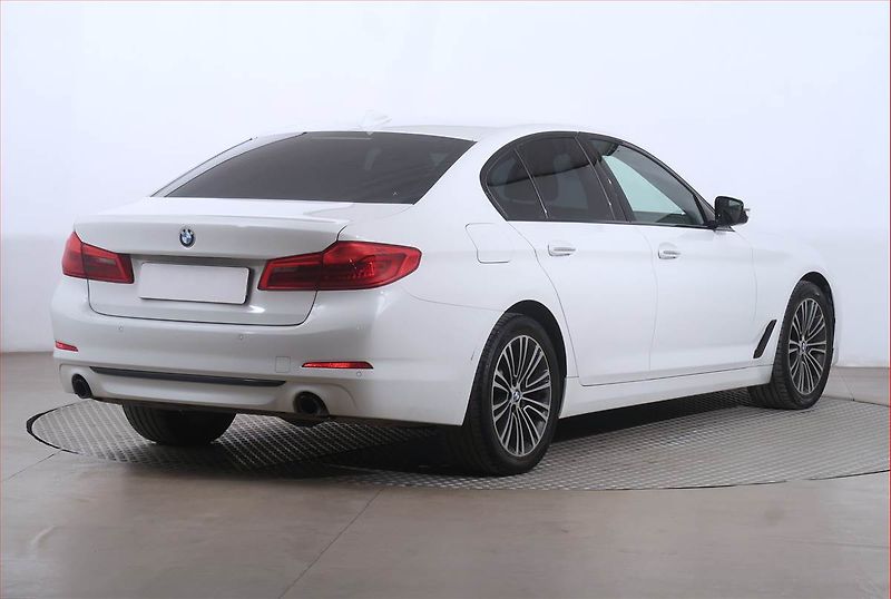 BMW Řada 5 (2017) 520d, Serv.kniha, Kůže, Navi - fotka 5 z 23
