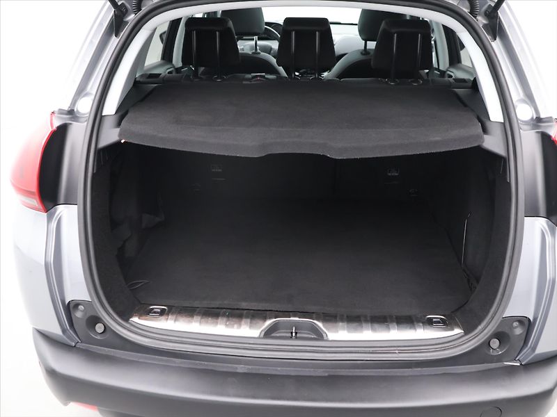 Peugeot 2008 1,2 PT 81KW GT-LINE Panorama - fotka 10 z 33