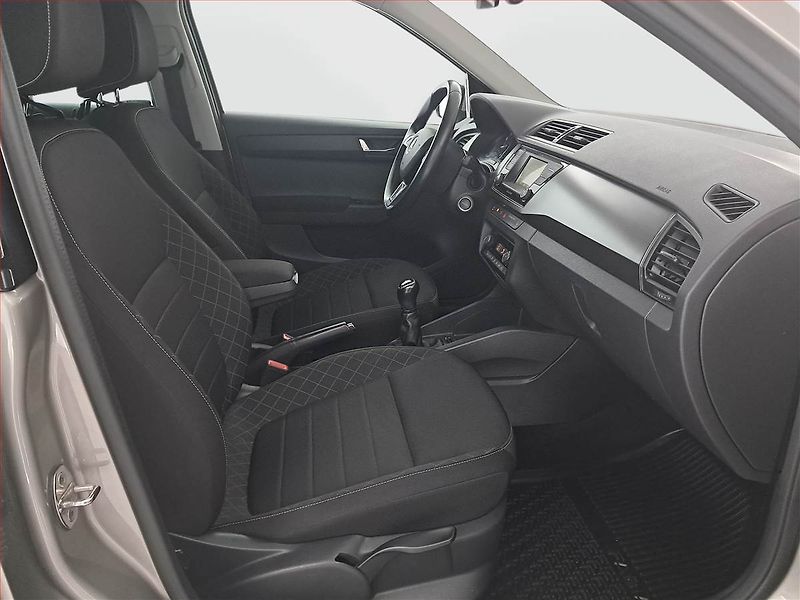 Škoda Fabia (2017) 1.2 TSI, Bi-Xenony, Tempomat - fotka 9 z 18