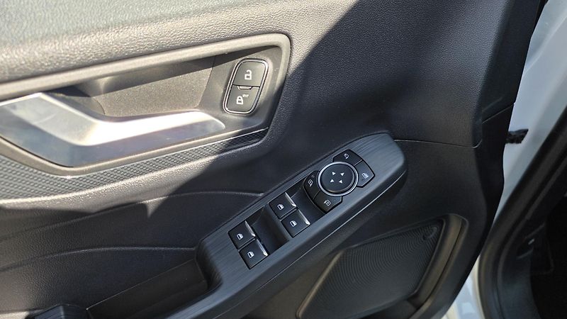 Ford Kuga (2022) 2.5i PHEV 165 kW ST-line AT TZ - fotka 16 z 40