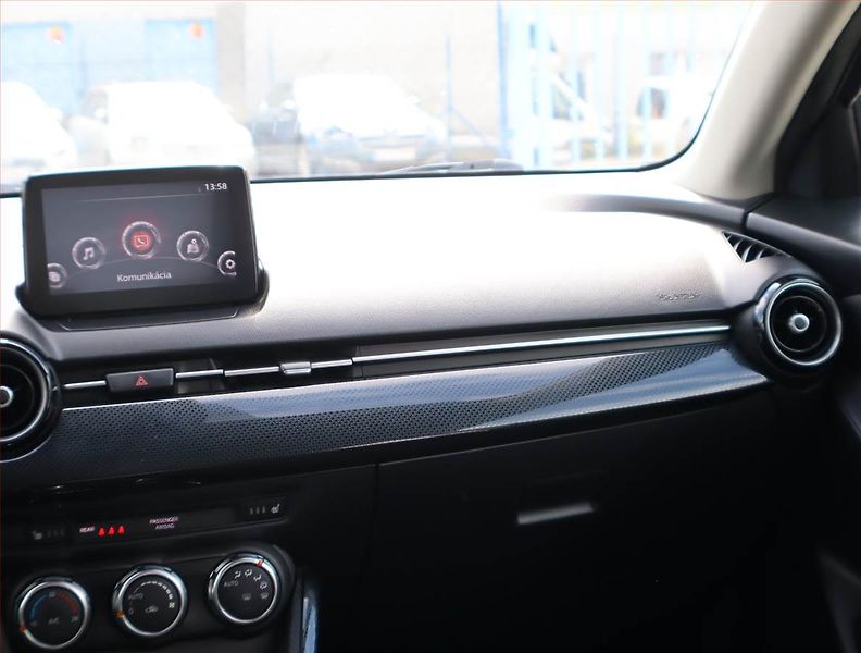 Mazda 2 (2019) 1.4 i, Navi, Tempomat - fotka 8 z 16