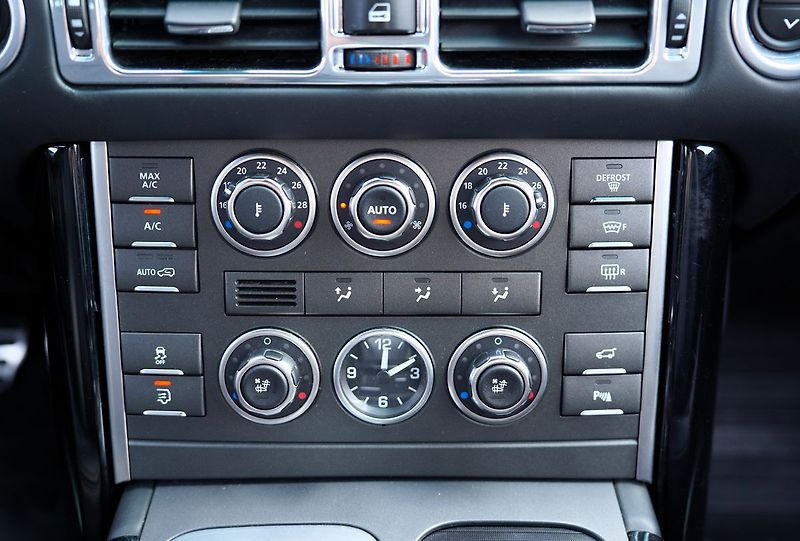 Land Rover Range Rover 4.4 SDV8 Autobiography/4x4/ČR - fotka 36 z 46