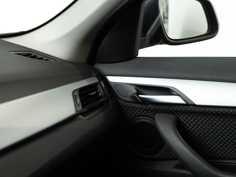 BMW X1 sDrive18i - fotka 16 z 22