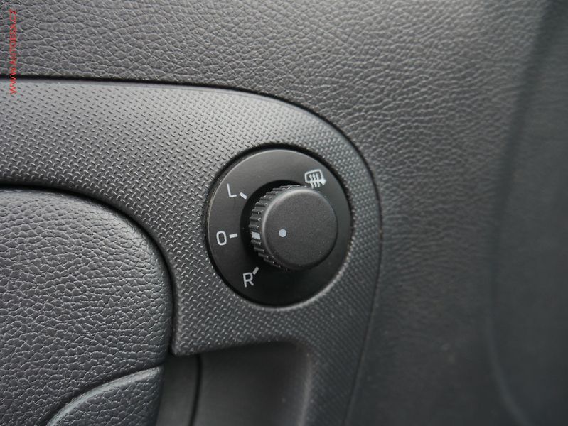 Škoda Roomster (2014) 1.2TSi, Ambiente - fotka 12 z 16