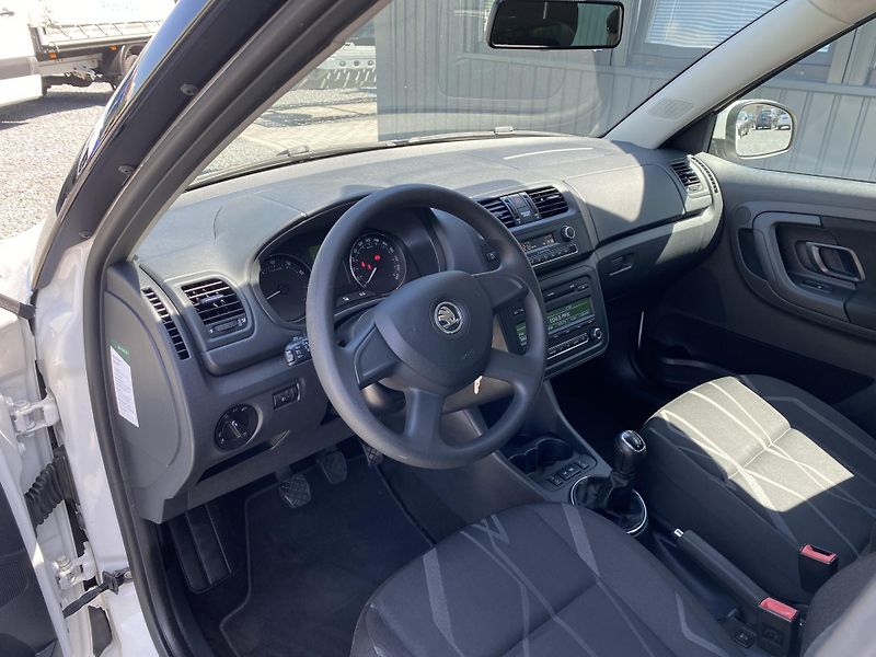 Škoda Fabia 1.2 TSI 63kW-CLIMATRONIC-TAŽNÉ - fotka 17 z 44