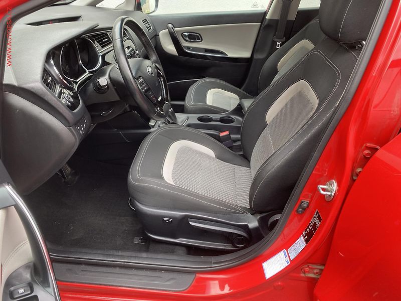 Kia Ceed (2017) 1.6GDi, ČR, AC, kamera - fotka 9 z 19