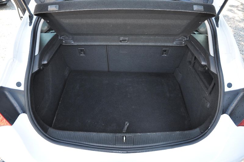 Opel Astra 1.4i 16V 74kW 5dv. - fotka 8 z 11