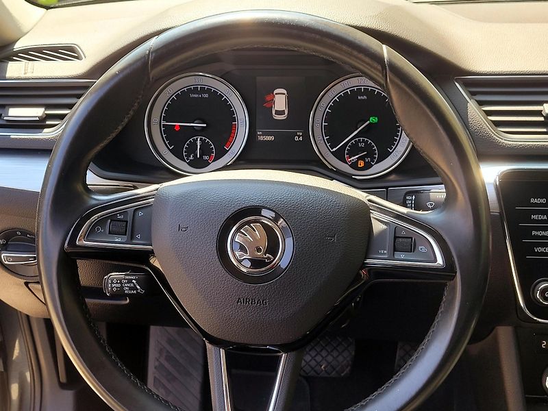Škoda Superb TDi DSG 4x4 190k *CEBIA*       - fotka 42 z 49