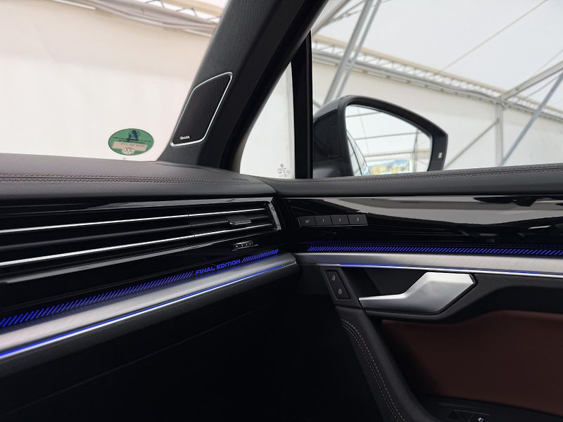 Volkswagen Touareg 3.0Tdi*210kw*DPH*Final Edition - fotka 28 z 49