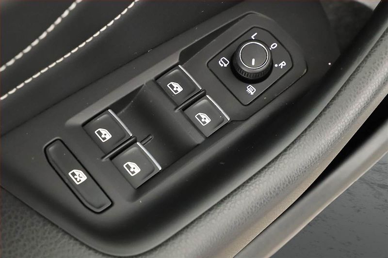 Volkswagen Passat (2019) Alltrack 2.0 TDI, 4X4 - fotka 22 z 25