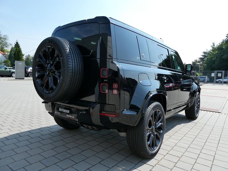 Land Rover Defender 110 4,4 OCTA P635 - fotka 7 z 44