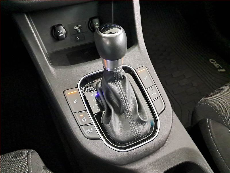 Hyundai i30 (2021) 1.0 T-GDI, Automat, Serv.kniha - fotka 13 z 19