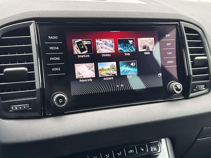 Škoda Karoq (2020) 2.0 TDI 4x4 DSG Sportline - fotka 25 z 36