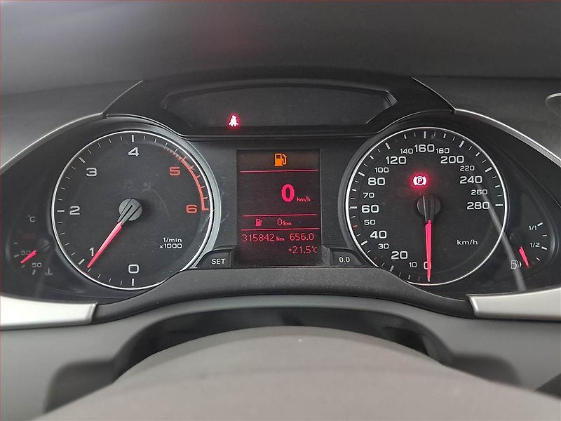 Audi A4 (2008) 3.0 TDI , 4X4, Xenony - fotka 11 z 16