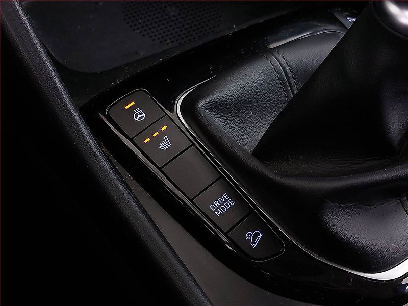 Hyundai Tucson (2023) 1.6 T-GDI 48V MHEV - fotka 14 z 16