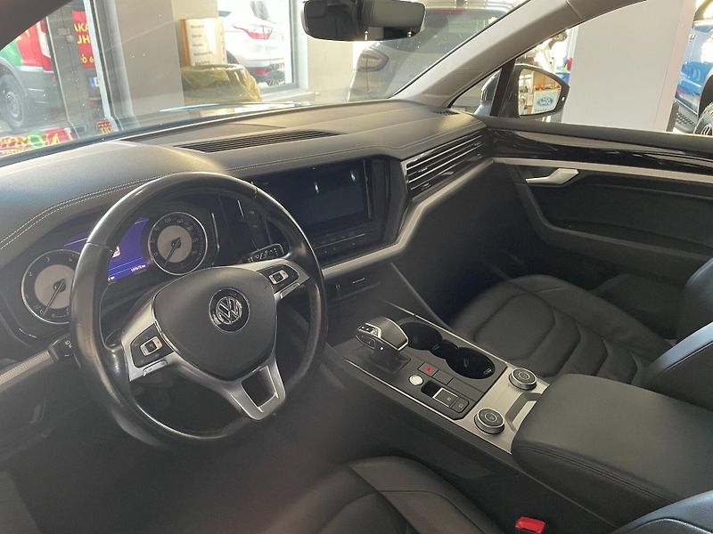 Volkswagen Touareg (2020) 3.0 TDI V6 170kW 4Motion - fotka 12 z 30