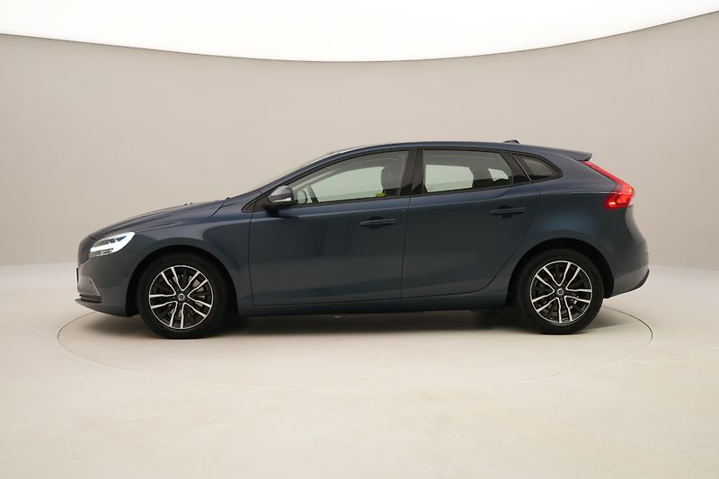 Volvo V40 T2 MOMENTUM  - fotka 9 z 39